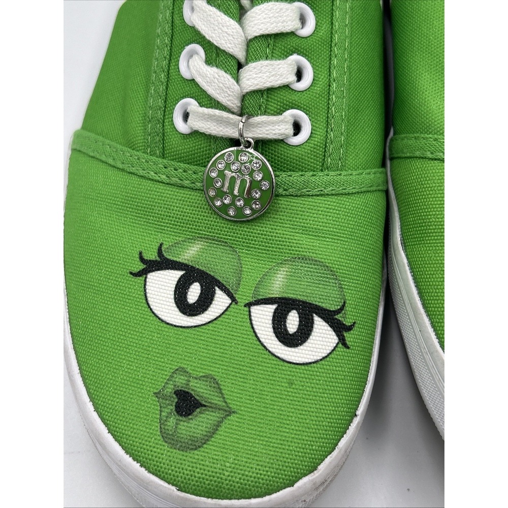 The Bradford Exchange Green M&M Miss Green Tennis Shoes W/ Charms Womens Sz 8 - Picture 4 of 9